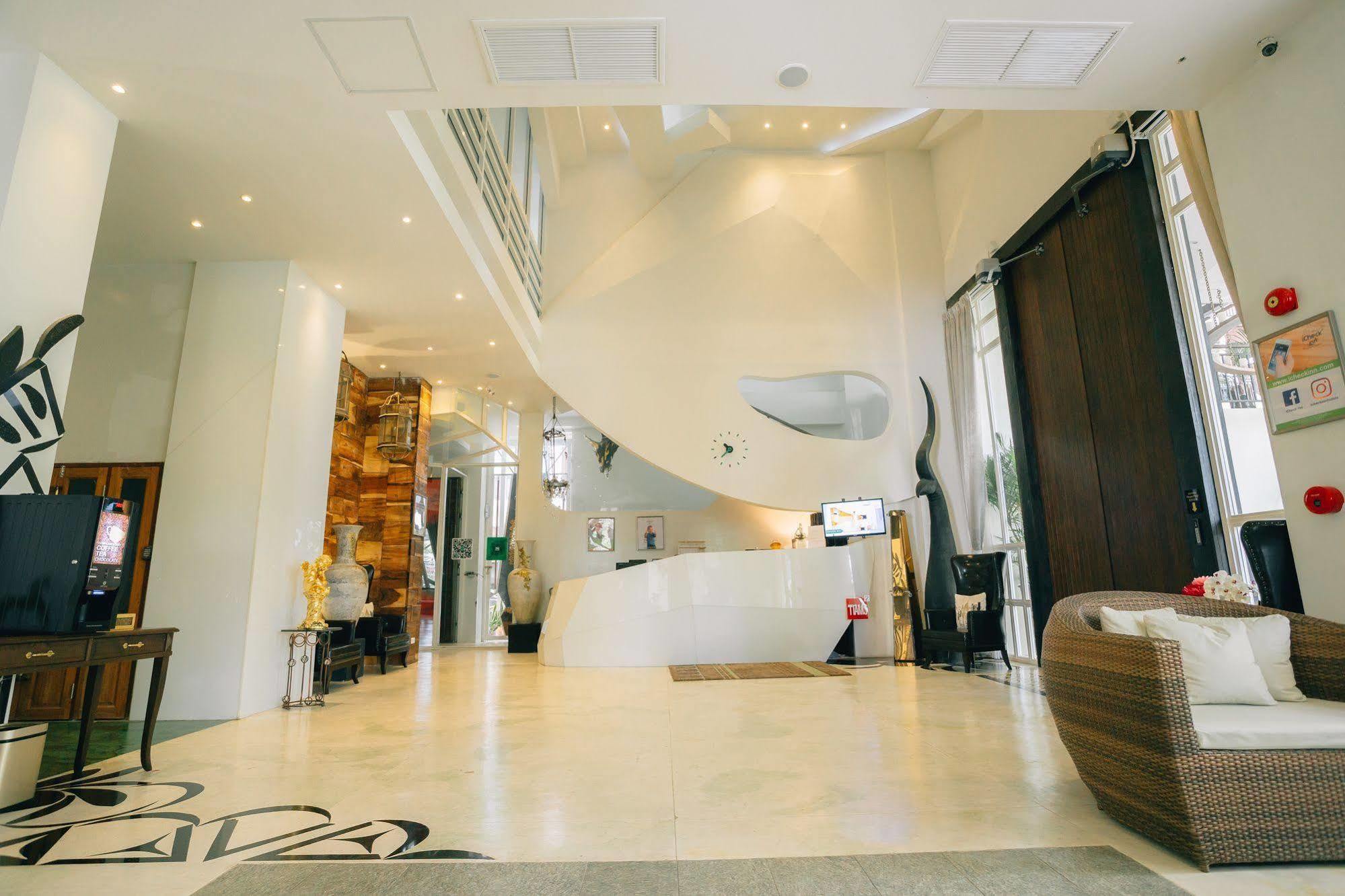 Icheck Inn Trams Square Chiang Mai Dış mekan fotoğraf