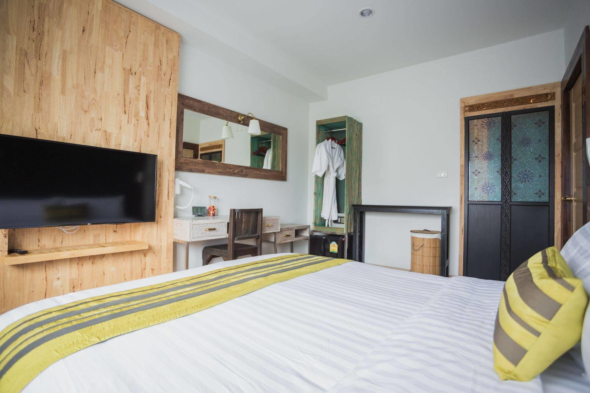 Icheck Inn Trams Square Chiang Mai Dış mekan fotoğraf