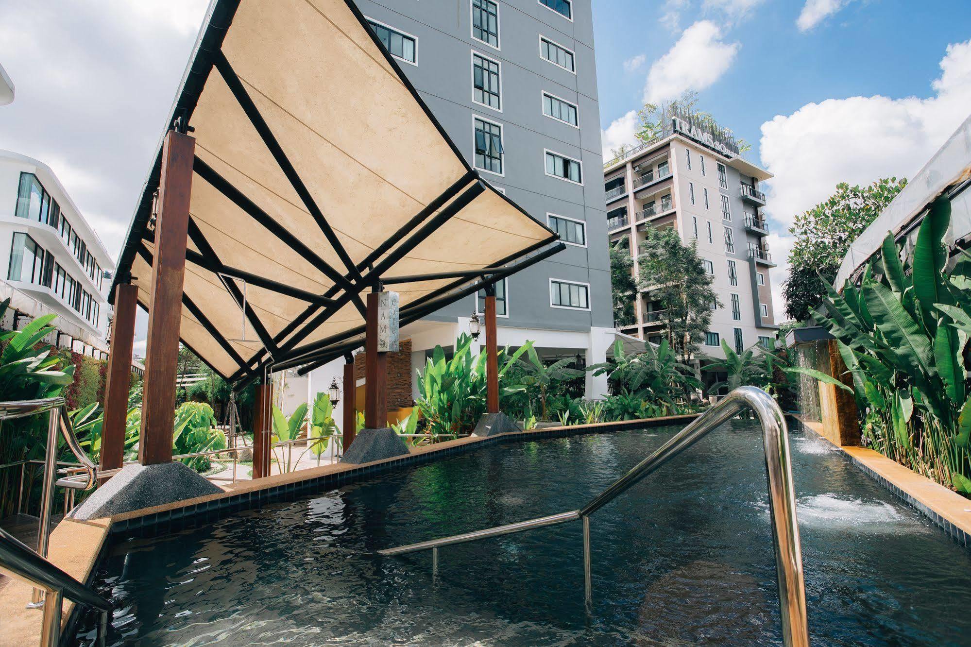 Icheck Inn Trams Square Chiang Mai Dış mekan fotoğraf