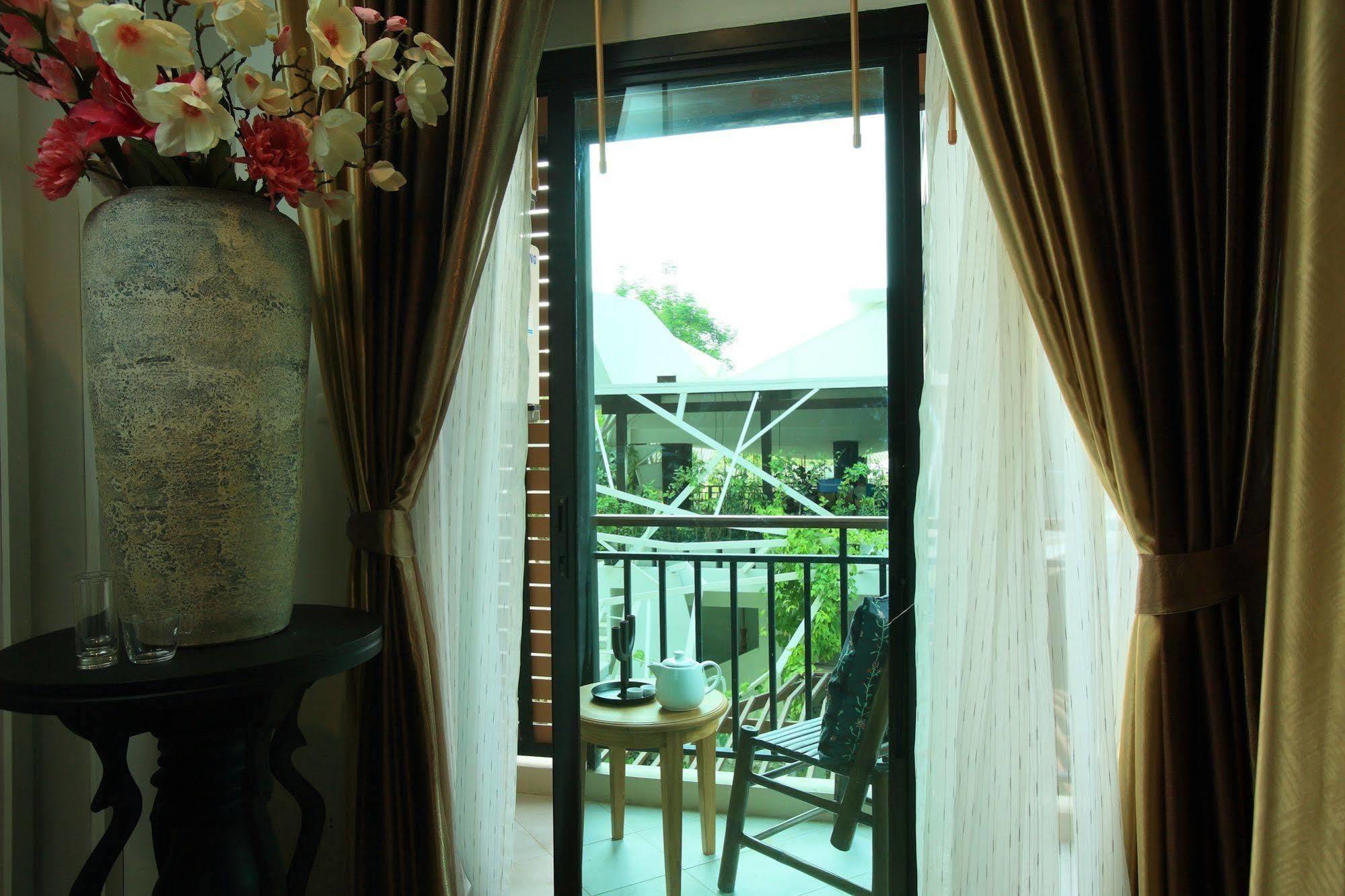 Icheck Inn Trams Square Chiang Mai Dış mekan fotoğraf